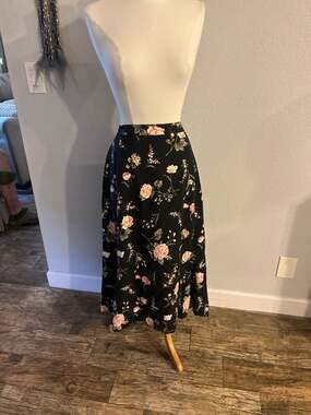 Jacque and Koko Plus Size 26/28 Black Floral Rayon Maxi Skirt